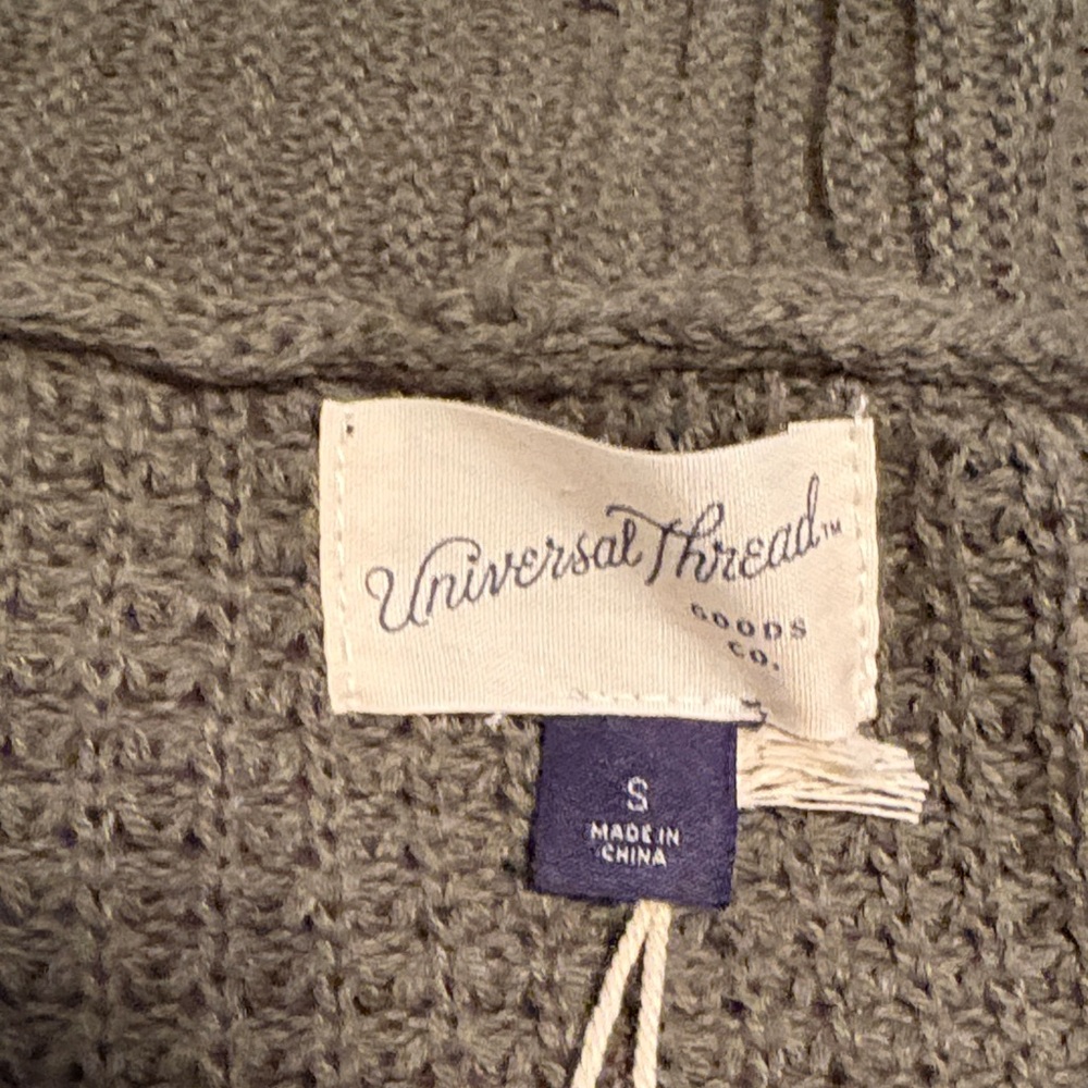 Universal Thread small Olive Green Womens Sweater - Picture 2 of 3